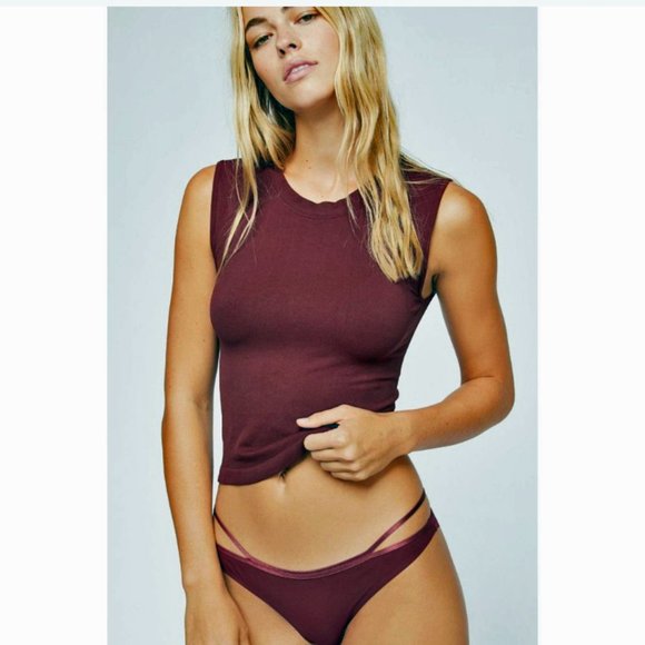 Free People Tops - FREE PEOPLE Cropped Seamless Muscle Tank NEW XS/SM